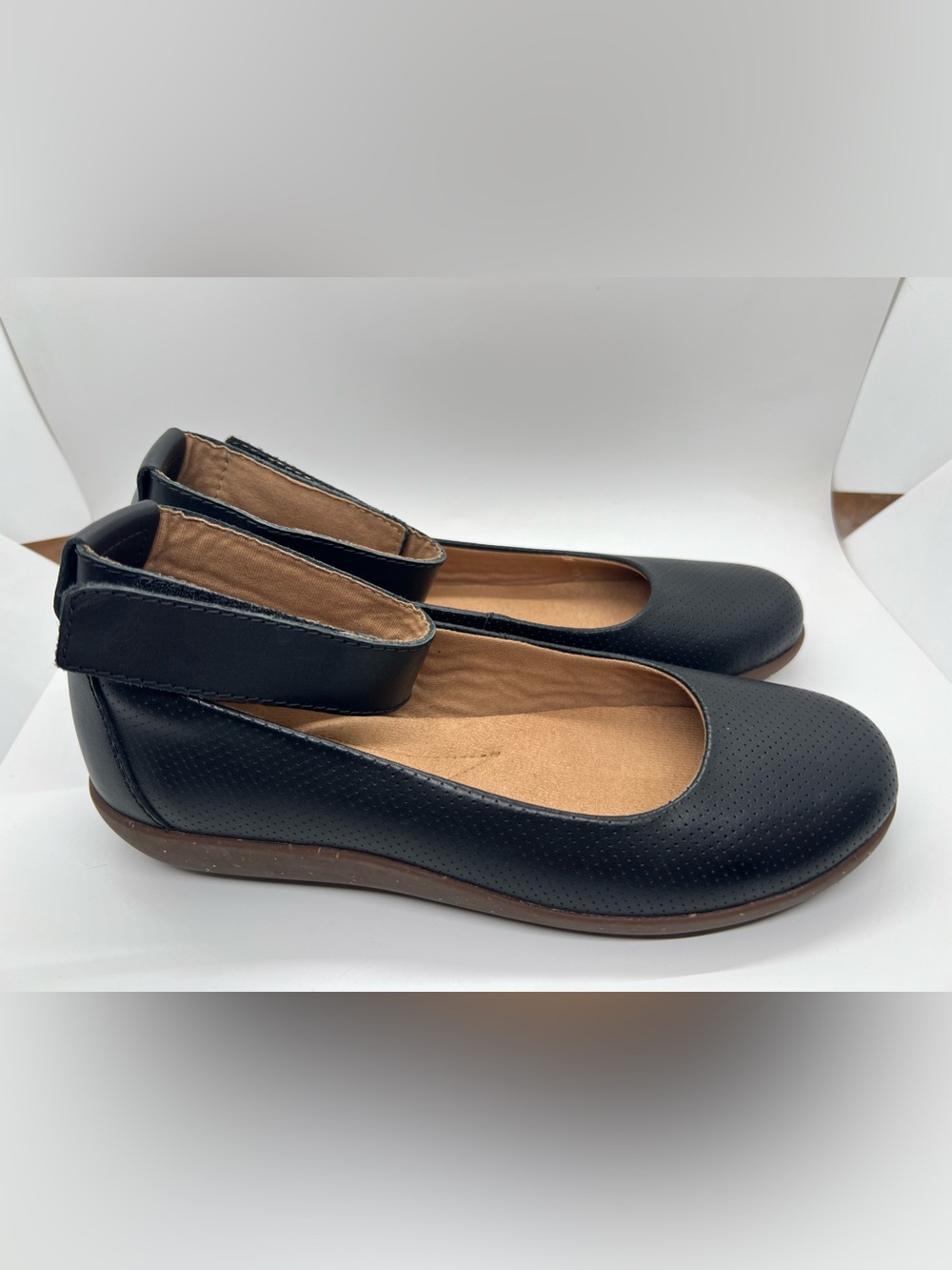 Clarks Leather Ballet Shoes Ankle Strap Black Size 9 New Condition